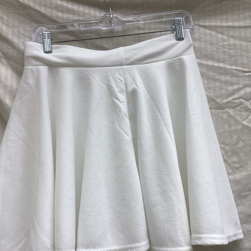 Urban Coco NWT Chic White Skater Skirt, size large - Picture 5 of 6
